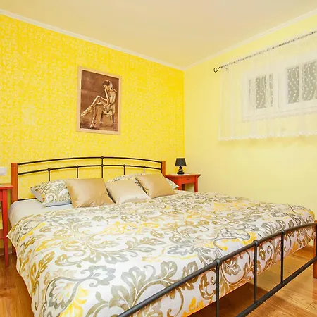 House Pelegrin Holiday home