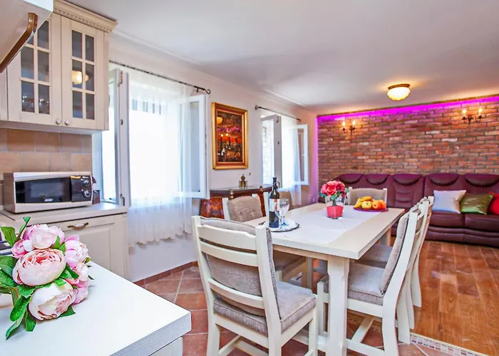 House Pelegrin Vela Luka